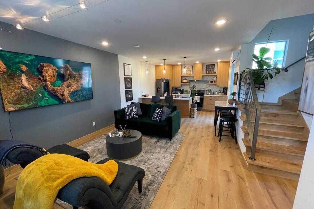 Cheerful New Modern Townhome Close To Downtown Seattle Exterior photo
