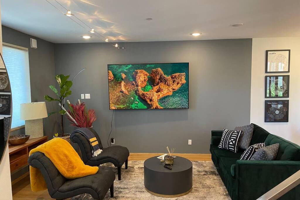 Cheerful New Modern Townhome Close To Downtown Seattle Exterior photo